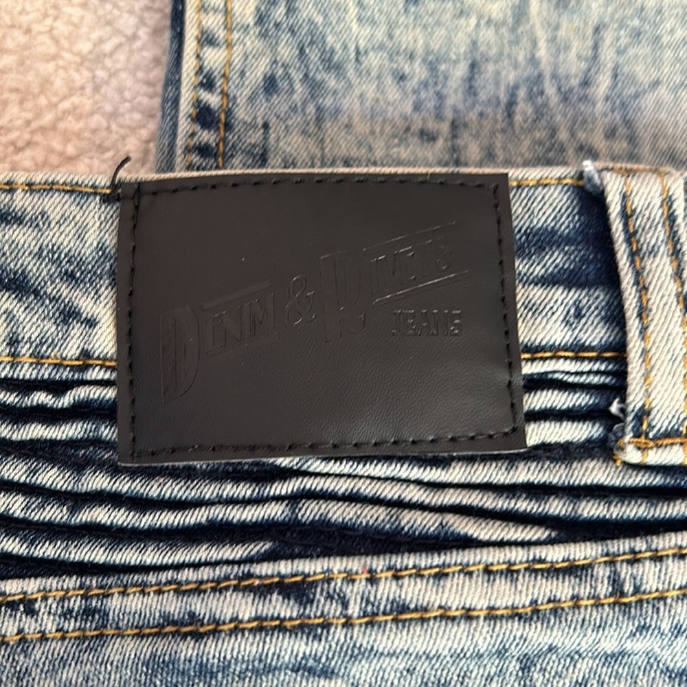Denim and Rivets Jeans - Picture 9 of 9